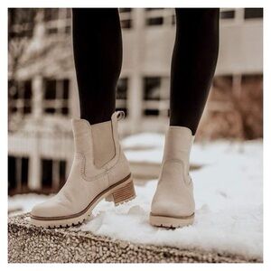 Dallas Boots by Cougar in color Mushroom